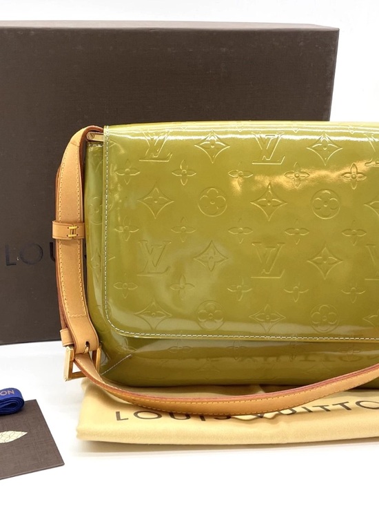 Louis Vuitton Handbags - Louis Vuitton Olive Green Vernis Thompson street